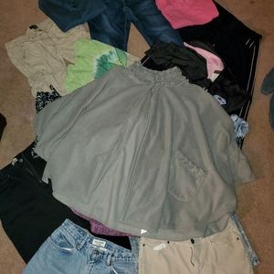 This is a 15 piece mixed lot size 10, lg( sold)